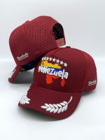 Gorra Vinotinto Venezuela con Bordado de Mapa, Laurel y Estrellas - Modelo Exclusivo