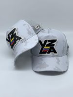Gorra Trucker VZLA Blanca con Diseño Camuflado y Logo en Relieve - Imagem 5