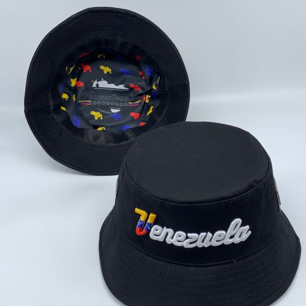 Sombrero Bucket Hat Negro "Venezuela" – Diseño Bordado con Forro Tricolor