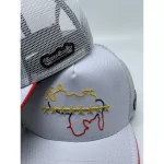 Boné Venezolandia Branco Premium - Mapa Bordado Ouro Trucker Aba Curva - Imagem 6