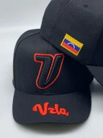 Boné VZLA Premium Preto e Vermelho — Edição Venezolandia - Imagem 2